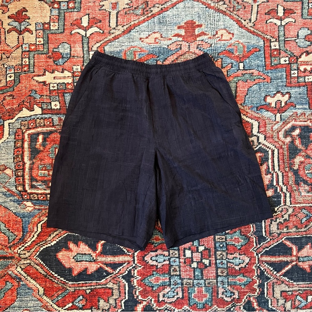 LuluLemon - medium shorts with cool pattern